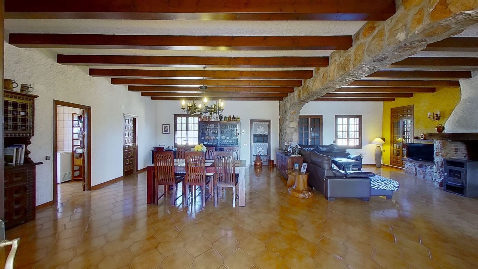 4 bedroom Villa for sale in L'Ampolla with garage - € 449,000 (Ref: 10174206)