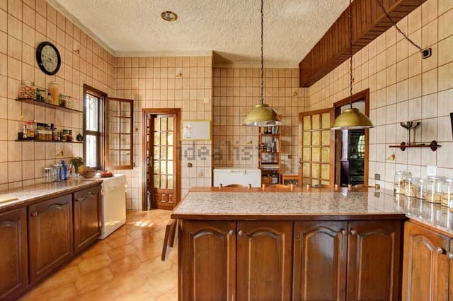 4 bedroom Finca/Country House for sale in L'Ampolla with garage - € 445,000 (Ref: 8393270)