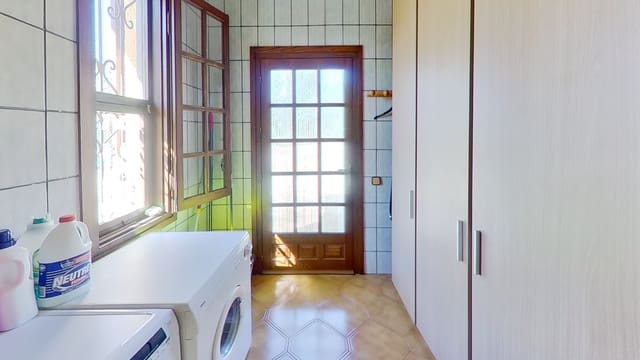 4 bedroom Finca/Country House for sale in L'Ampolla with garage - € 445,000 (Ref: 8393270)