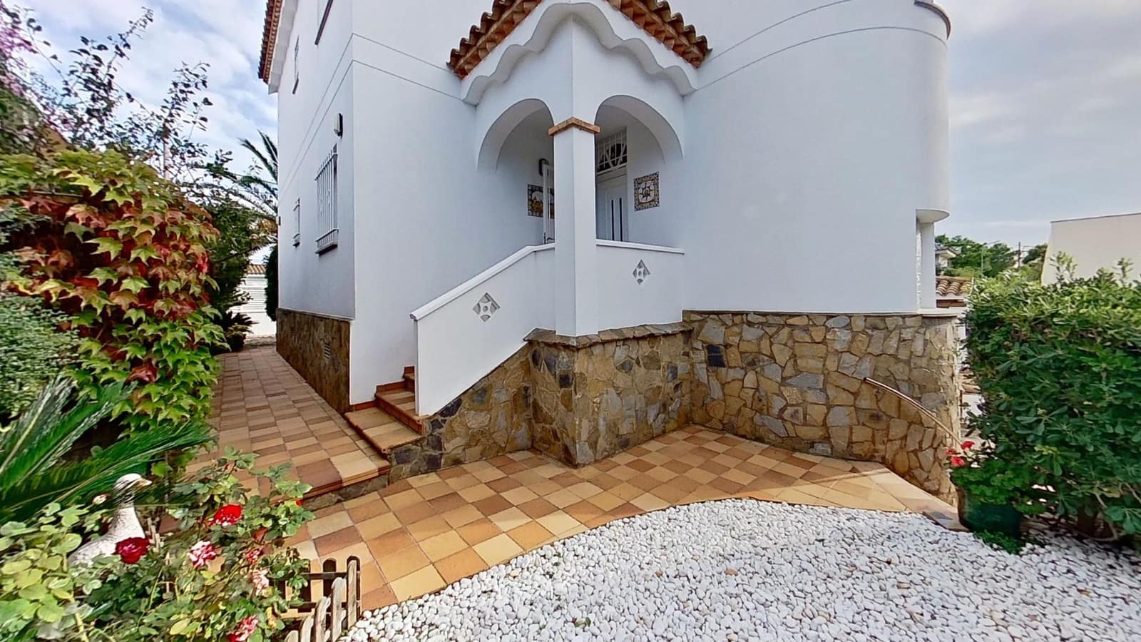 5 bedroom Villa for sale in L'Ampolla with pool garage - € 560,000 (Ref: 9237778)