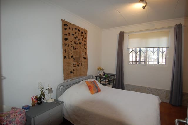 4 soveværelse Finca/Landehus til salg i L'Ampolla med swimmingpool garage - € 295.000 (Ref: 9303837)