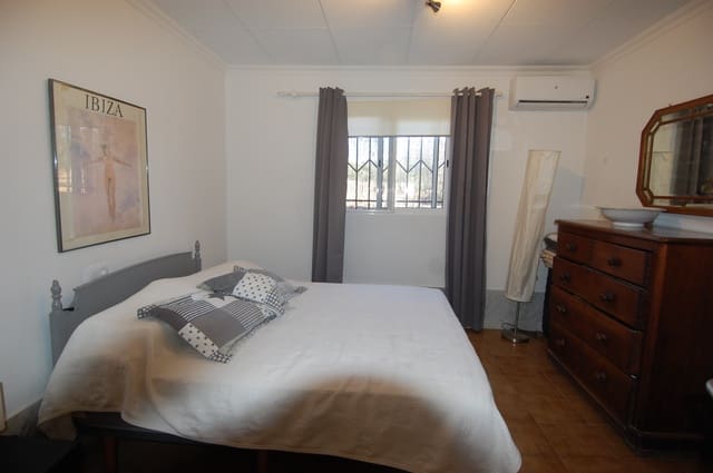 4 soveværelse Finca/Landehus til salg i L'Ampolla med swimmingpool garage - € 295.000 (Ref: 9303837)