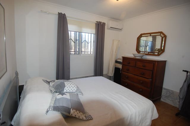 4 soveværelse Finca/Landehus til salg i L'Ampolla med swimmingpool garage - € 295.000 (Ref: 9303837)