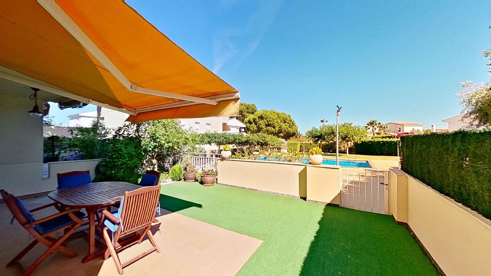 2 slaapkamer Strandappartement te koop in L'Ampolla met zwembad garage - € 210.000 (Ref: 9316978)