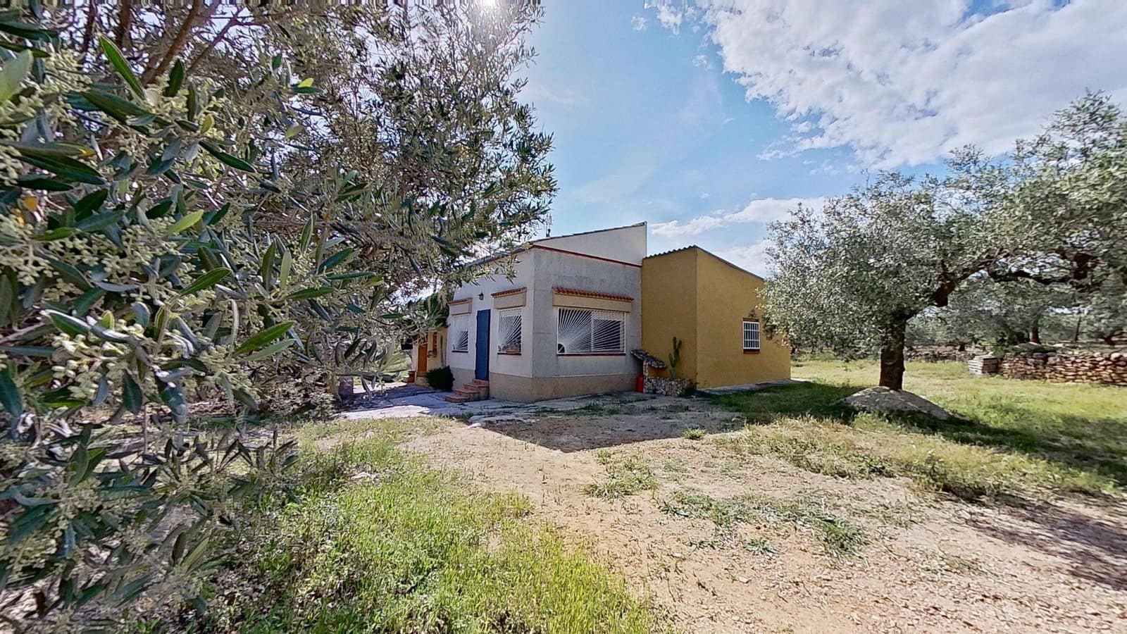 2 bedroom Finca/Country House for sale in L'Aldea with garage - € 145,000 (Ref: 9319173)