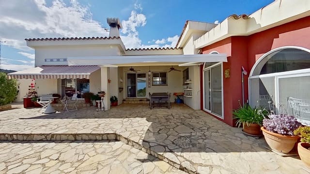 3 makuuhuone Maalaistalo myytävänä paikassa Tortosa mukana uima-altaan - 530 000 € (Ref: 9499884)