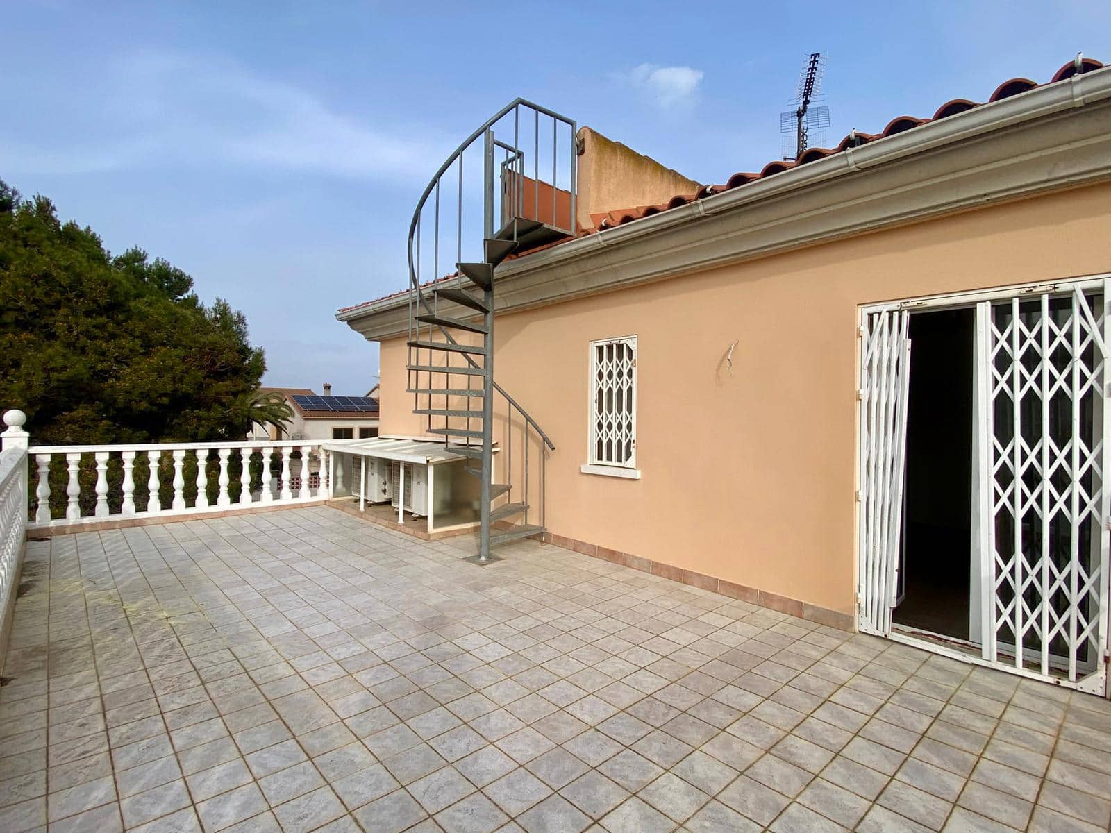 Chalet de 4 habitaciones en L'Ampolla en venta con piscina garaje - 535.000 € (Ref: 9676550)