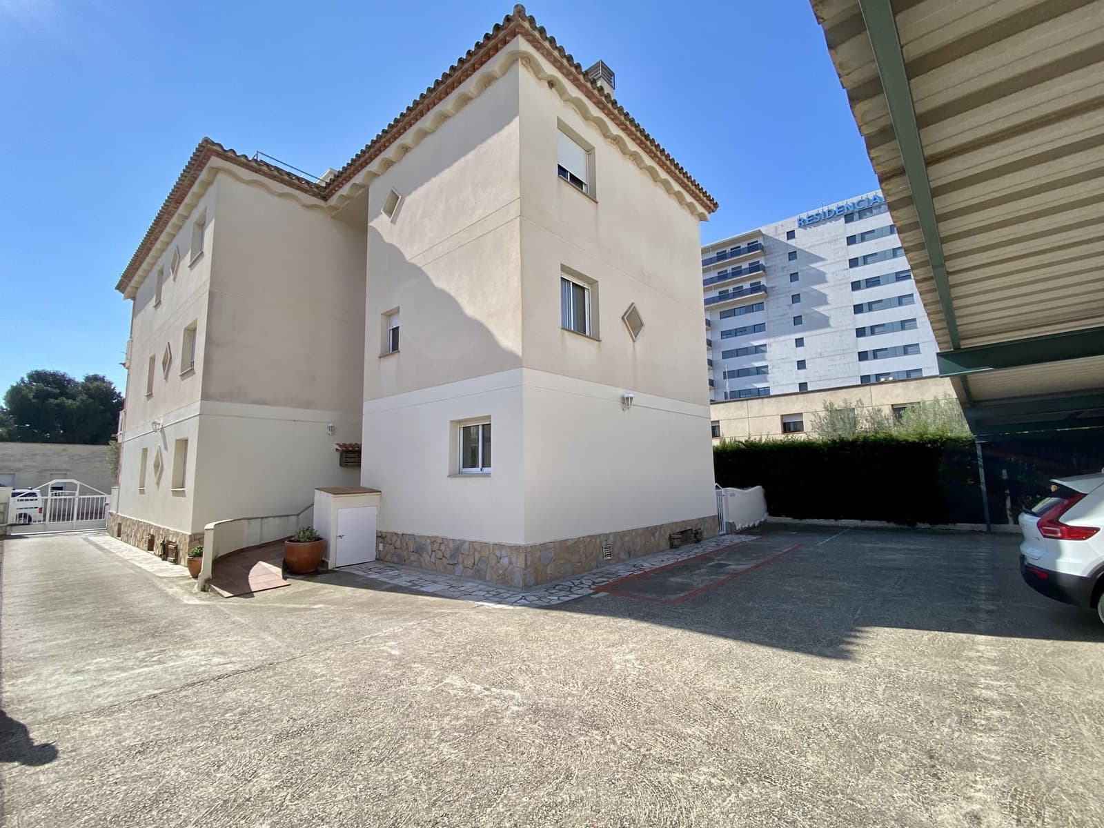 4 soveværelse Byhus til salg i L'Ampolla med garage - € 295.000 (Ref: 9799933)