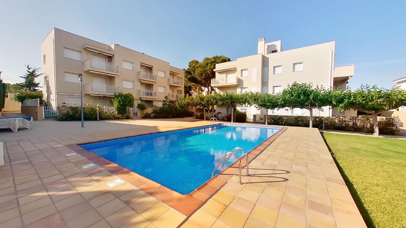 2 Zimmer Apartment zu verkaufen in L'Ampolla mit Pool Garage - 210.000 € (Ref: 9800000)