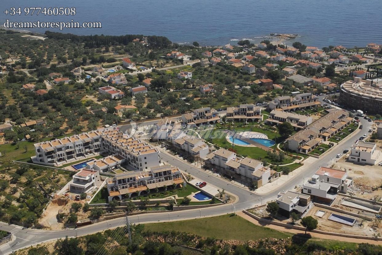 3 soveværelse Rækkehus til salg i El Perello med swimmingpool garage - € 260.000 (Ref: 9882542)
