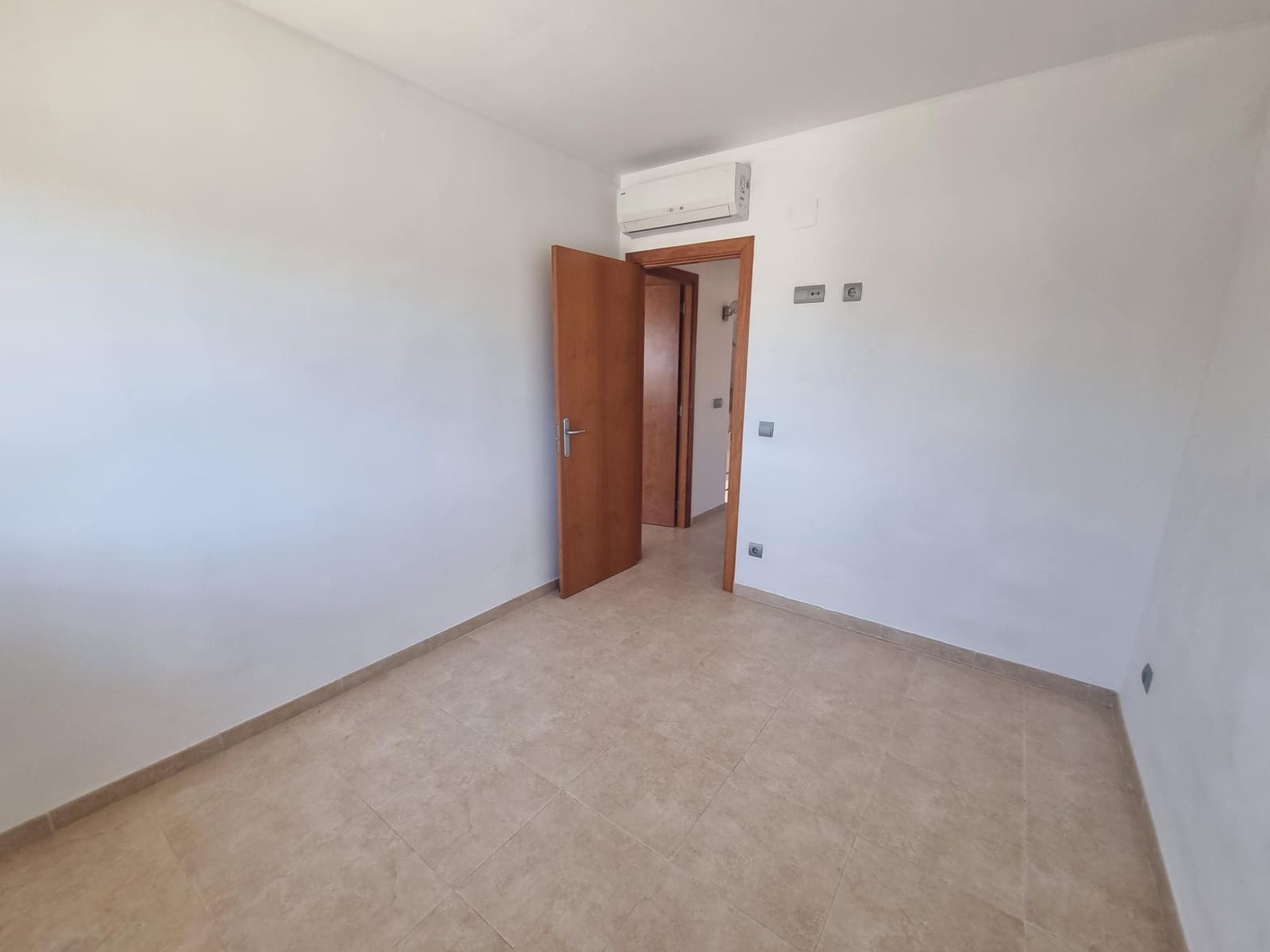 3 slaapkamer Huis te koop in L'Ampolla met zwembad garage - € 395.000 (Ref: 9889562)