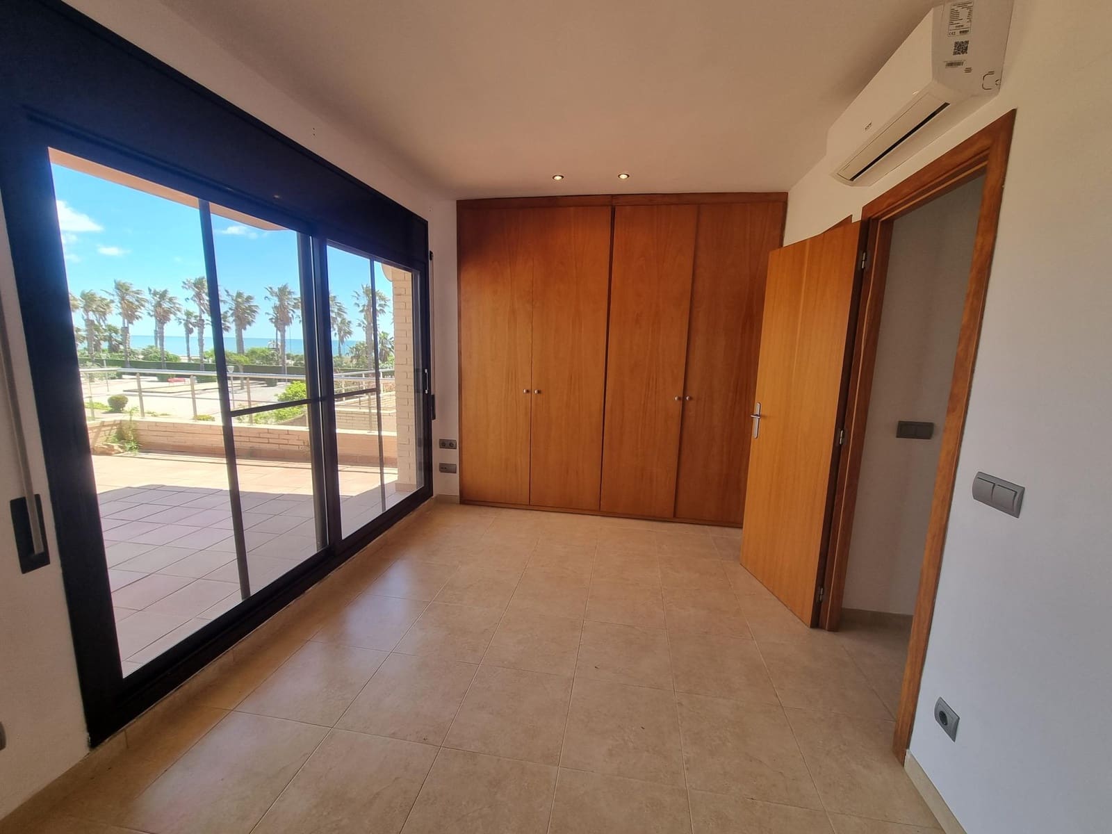 3 slaapkamer Huis te koop in L'Ampolla met zwembad garage - € 395.000 (Ref: 9889562)