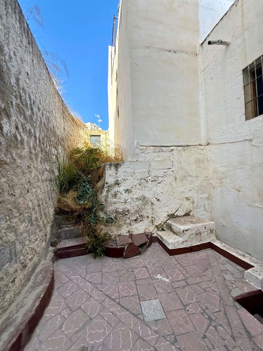 3 slaapkamer Huis te koop in Salobrena - € 150.000 (Ref: 10003497)