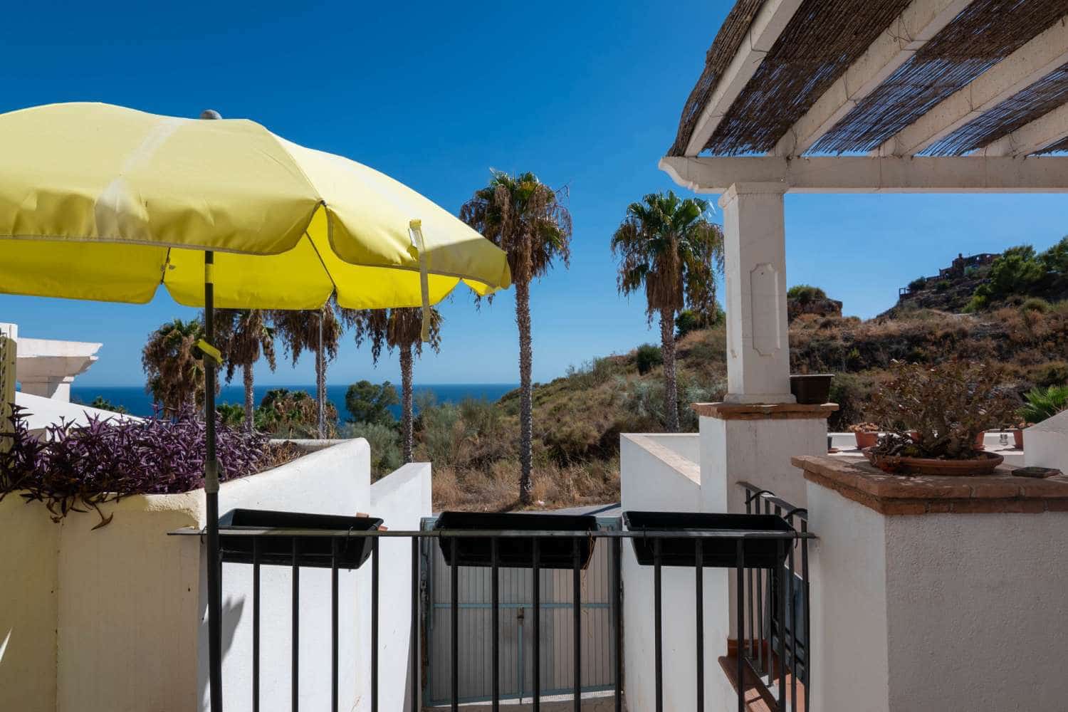 2 Zimmer Reihenhaus zu verkaufen in Salobrena mit Pool Garage - 310.000 € (Ref: 10031560)