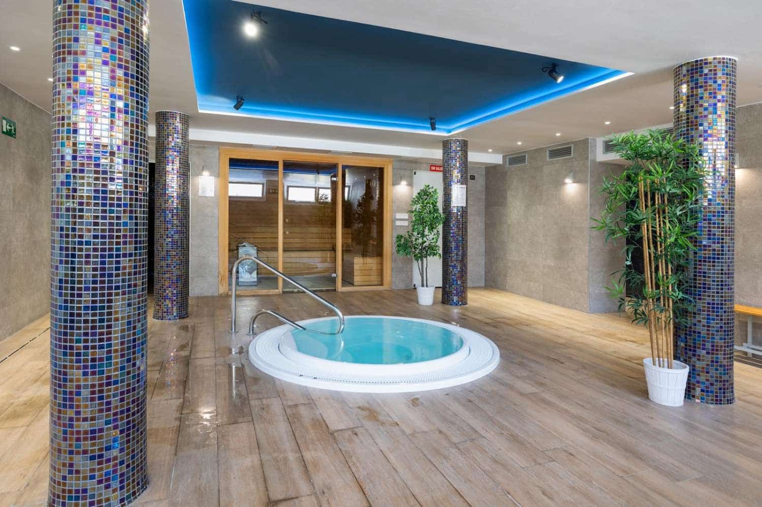 3 slaapkamer Appartement te koop in Salobrena met zwembad garage - € 379.000 (Ref: 10034981)