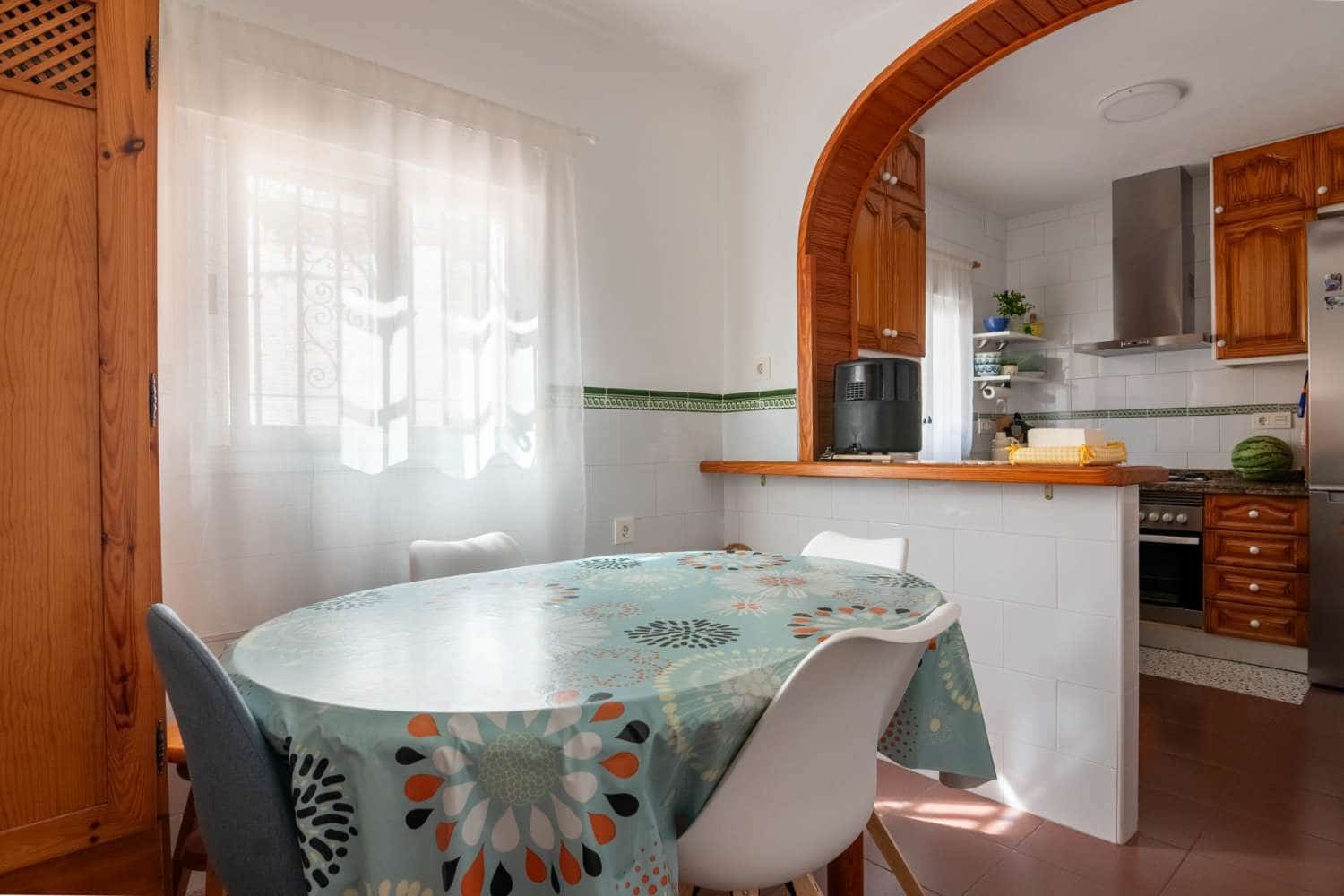 5 chambre Maison de Ville à vendre à Salobrena avec garage - 390 000 € (Ref: 10037831)