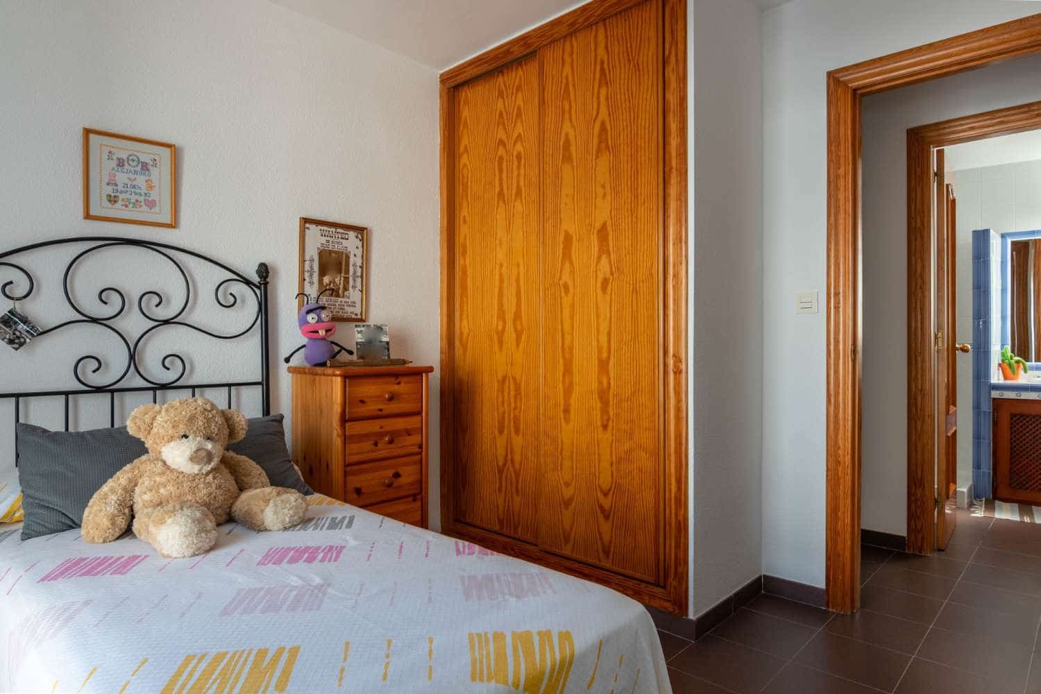 5 chambre Maison de Ville à vendre à Salobrena avec garage - 390 000 € (Ref: 10037831)