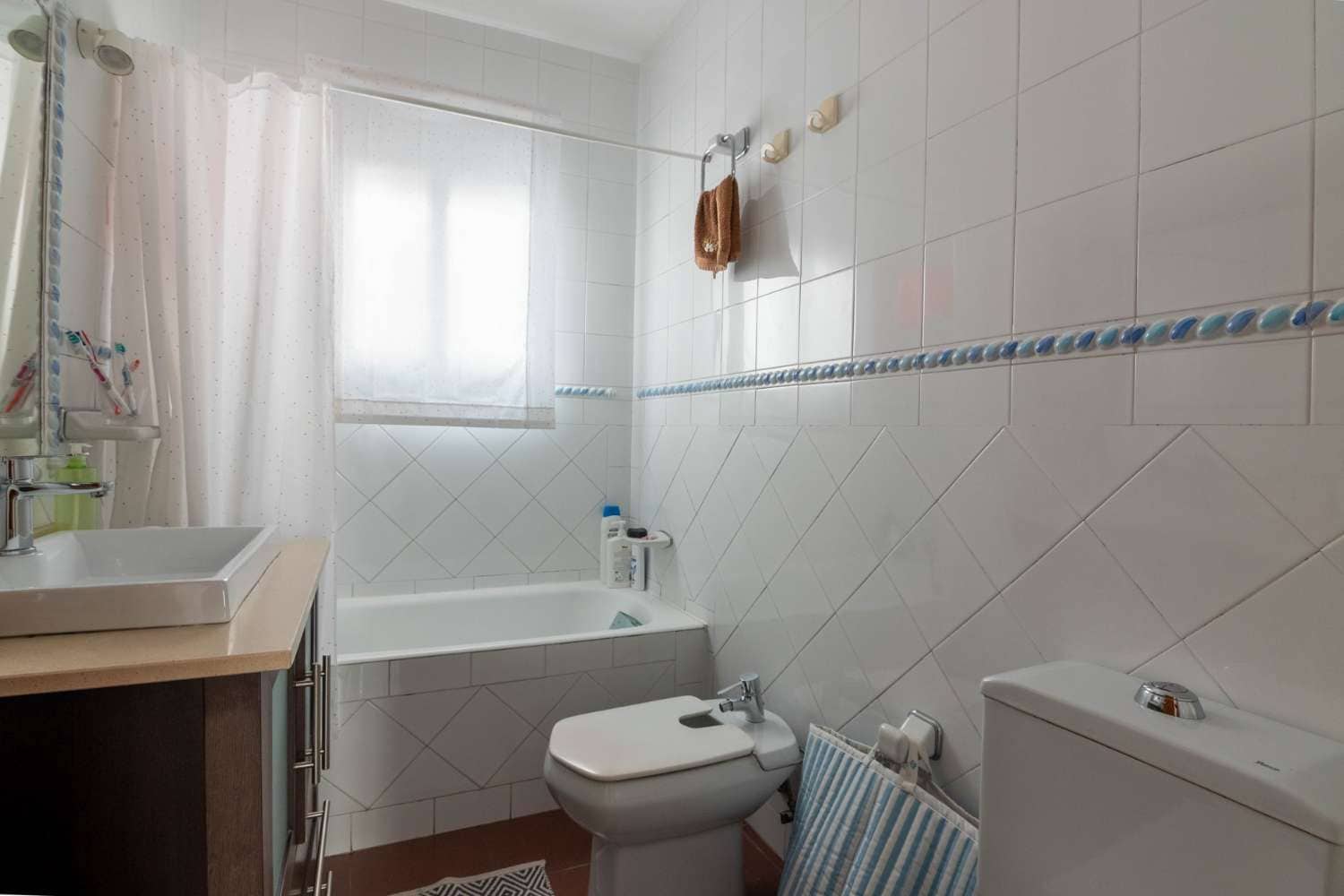 5 chambre Maison de Ville à vendre à Salobrena avec garage - 390 000 € (Ref: 10037831)