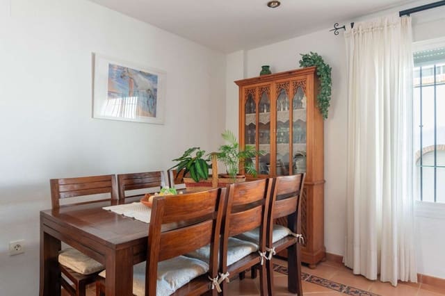 5 chambre Maison de Ville à vendre à Salobreña avec garage - 390 000 € (Ref: 10037831)