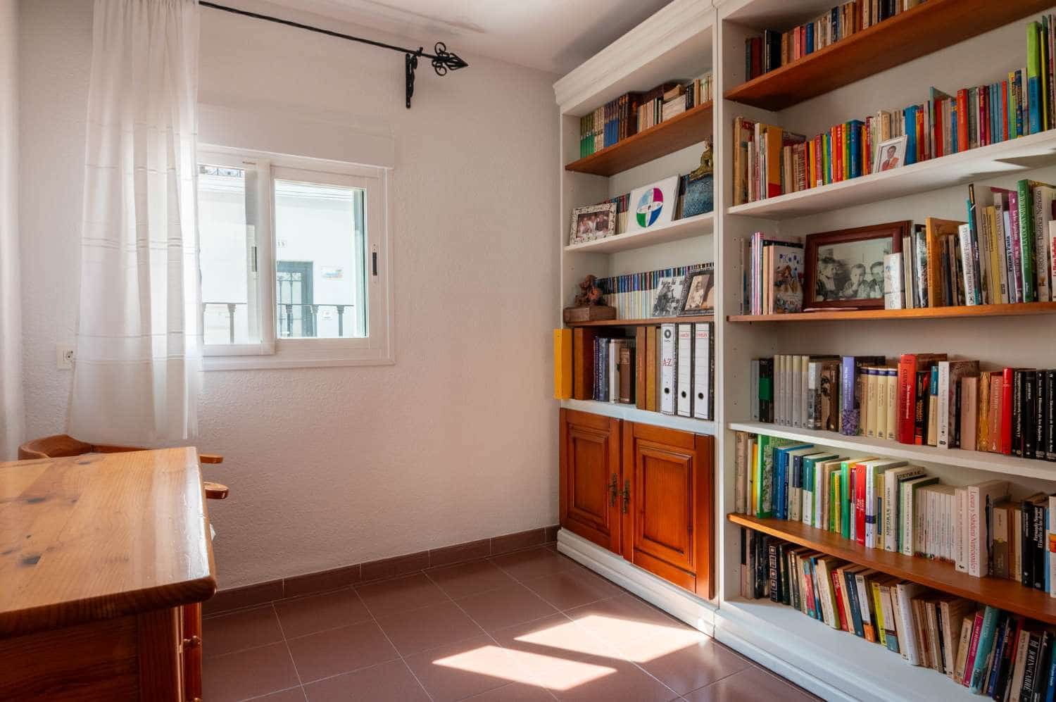 5 chambre Maison de Ville à vendre à Salobrena avec garage - 390 000 € (Ref: 10037831)