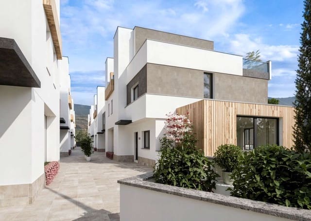 4 Zimmer Reihenhaus zu verkaufen in Salobreña mit Pool Garage - 711.000 € (Ref: 10085560)