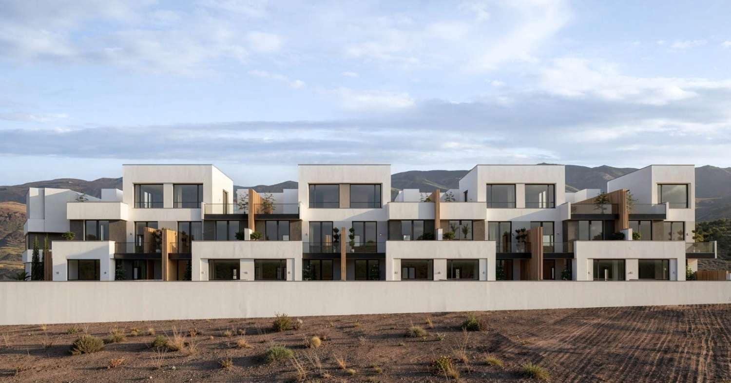 4 Zimmer Reihenhaus zu verkaufen in Salobrena mit Pool Garage - 756.000 € (Ref: 10085564)