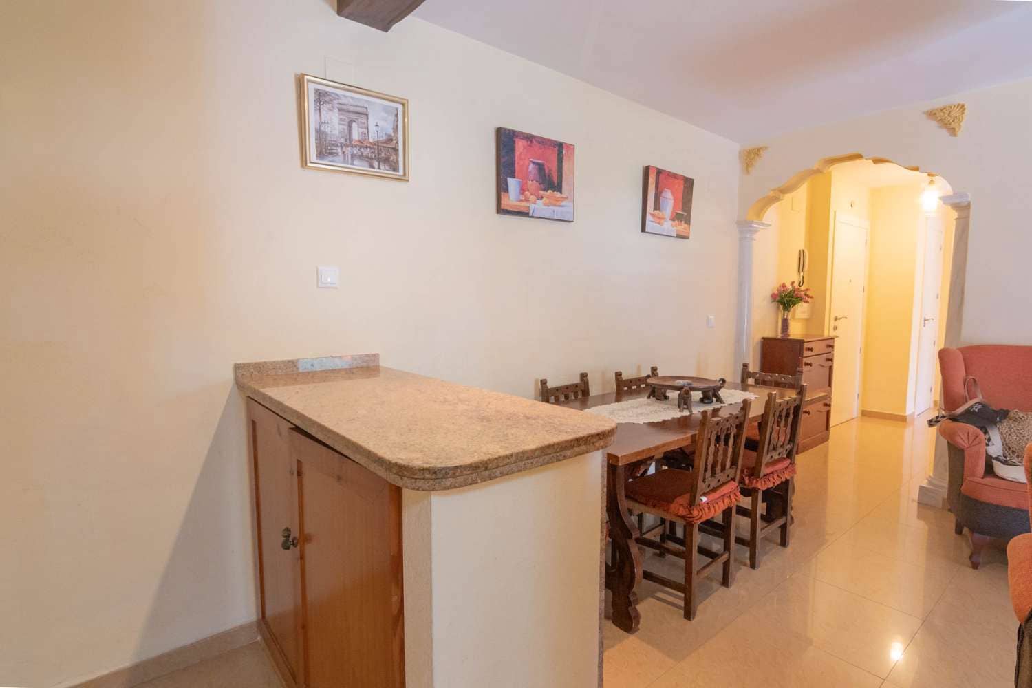 2 sovrum Lägenhet att hyra i Salobrena med pool garage - 750 € (Ref: 10101866)