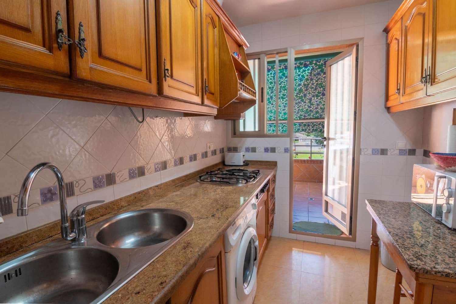 2 sovrum Lägenhet att hyra i Salobrena med pool garage - 750 € (Ref: 10101866)