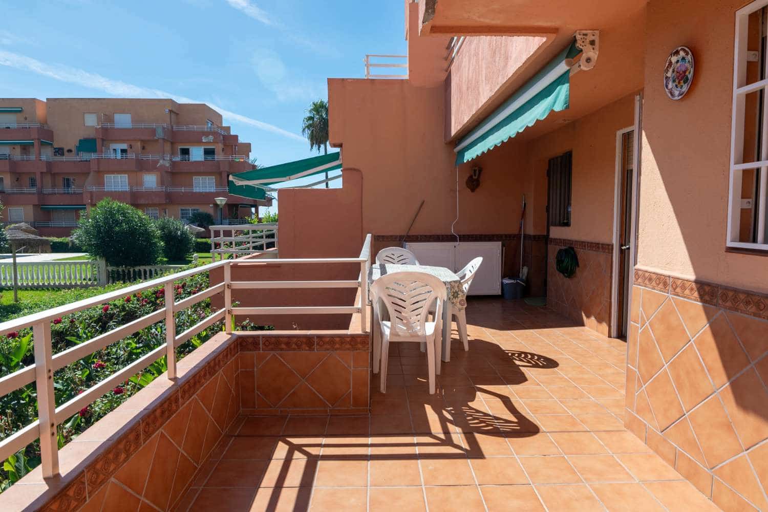2 sovrum Lägenhet att hyra i Salobrena med pool garage - 750 € (Ref: 10101866)