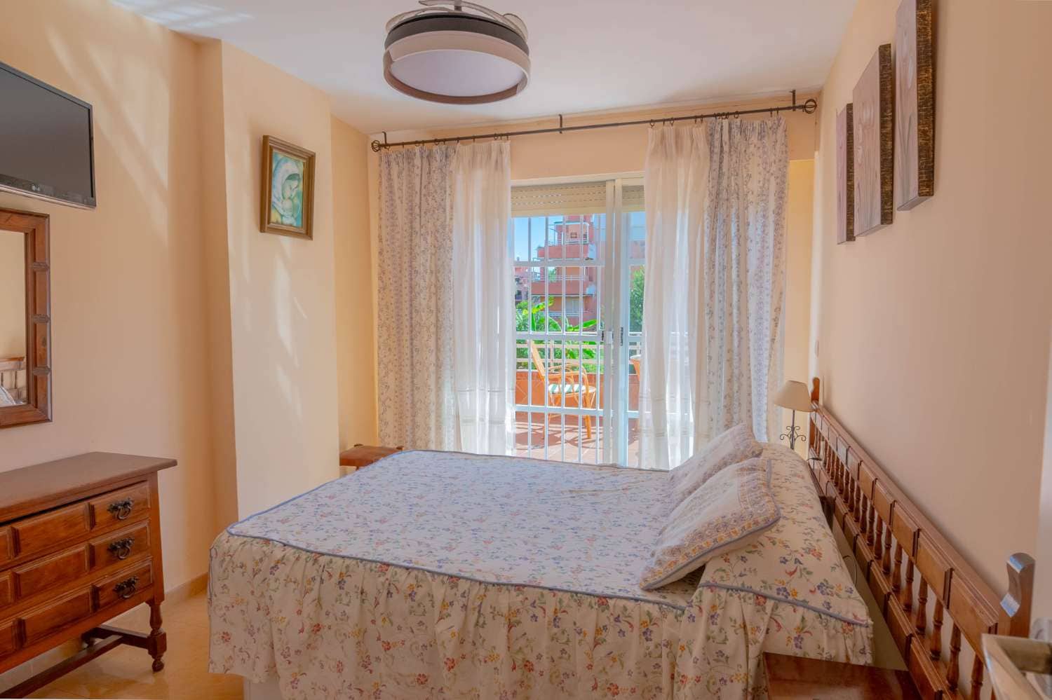 2 sovrum Lägenhet att hyra i Salobrena med pool garage - 750 € (Ref: 10101866)