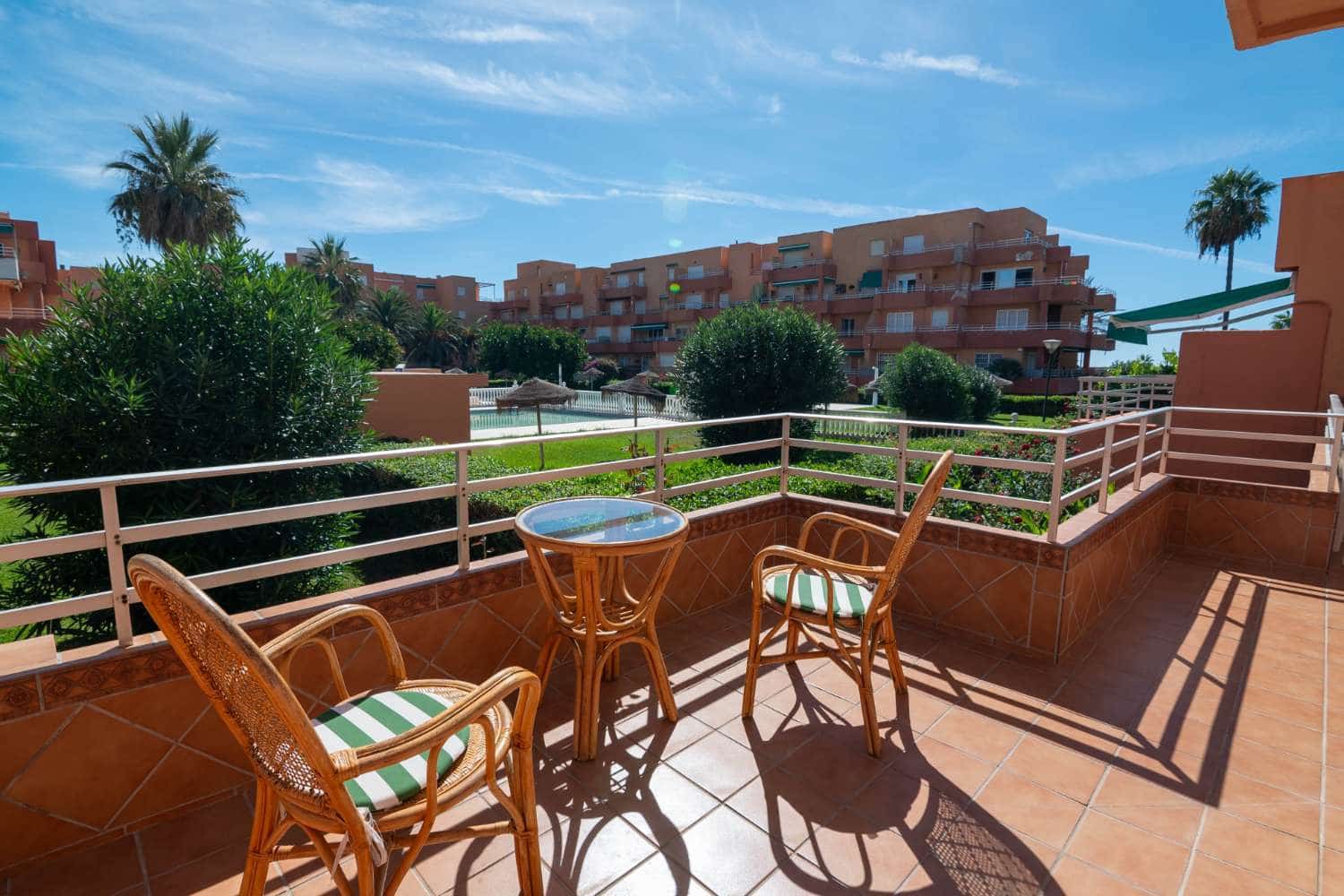 2 sovrum Lägenhet att hyra i Salobrena med pool garage - 750 € (Ref: 10101866)