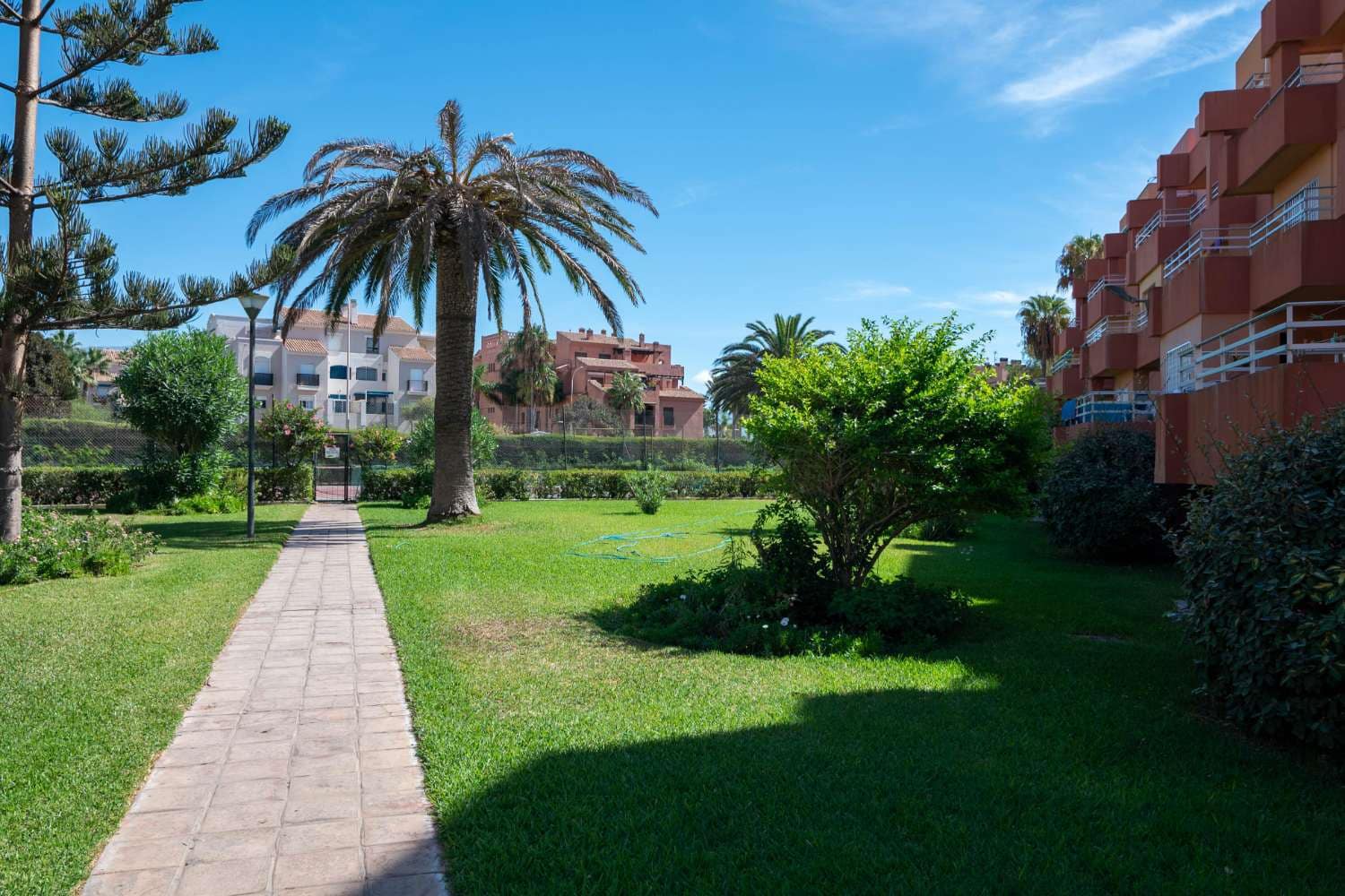 2 sovrum Lägenhet att hyra i Salobrena med pool garage - 750 € (Ref: 10101866)