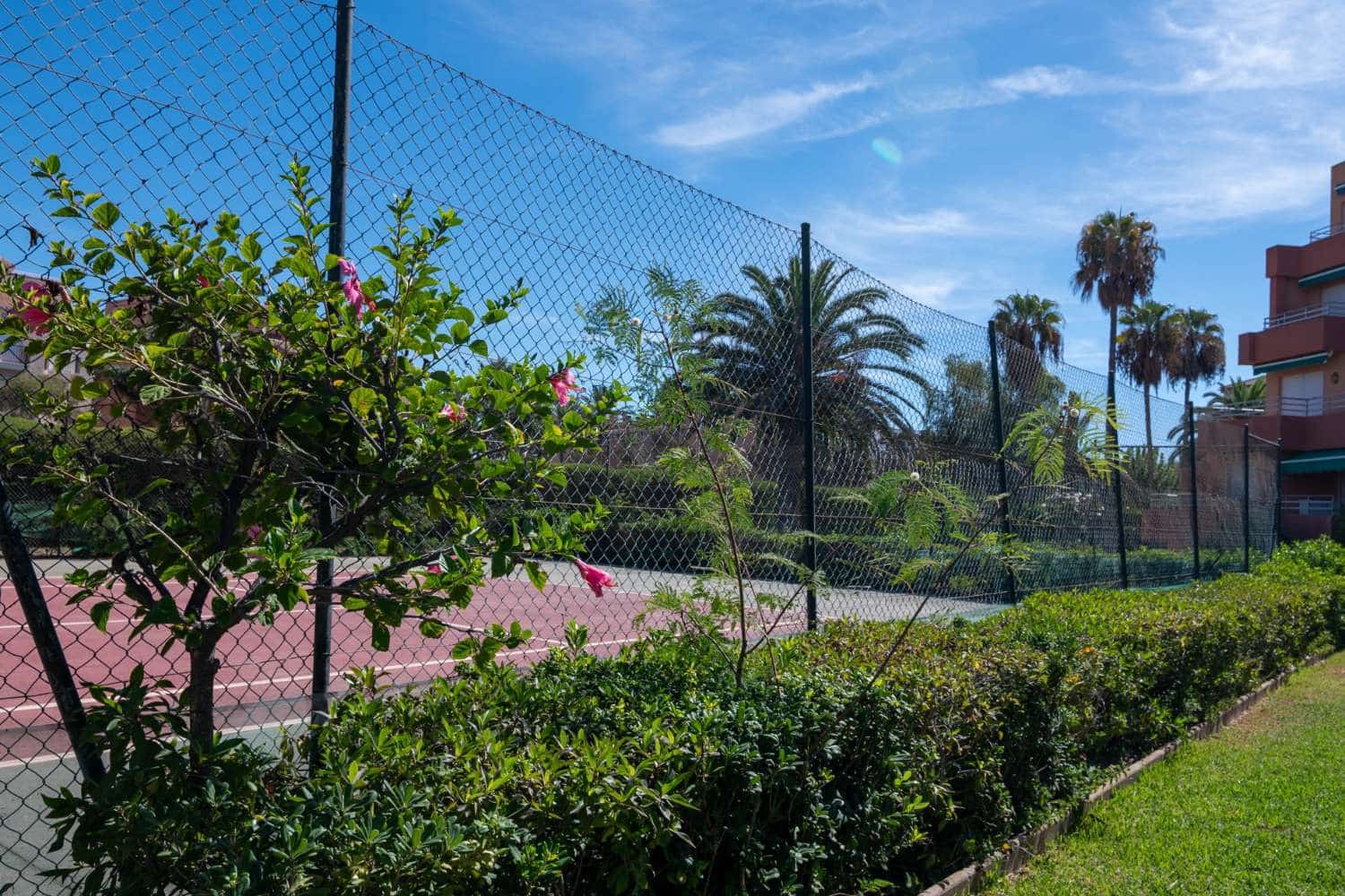 2 sovrum Lägenhet att hyra i Salobrena med pool garage - 750 € (Ref: 10101866)