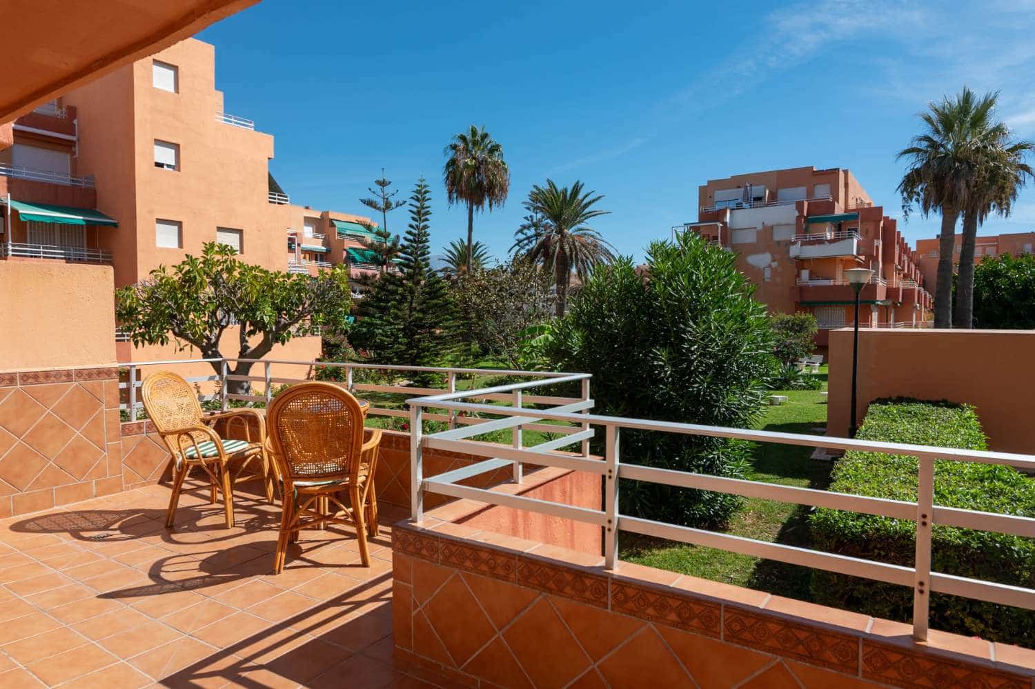 2 sovrum Lägenhet att hyra i Salobrena med pool garage - 750 € (Ref: 10101866)