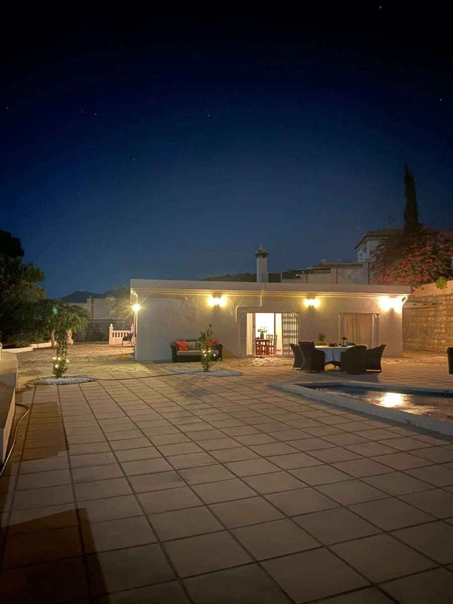 4 bedroom Villa for sale in Molvizar with pool - € 449,000 (Ref: 10108985)