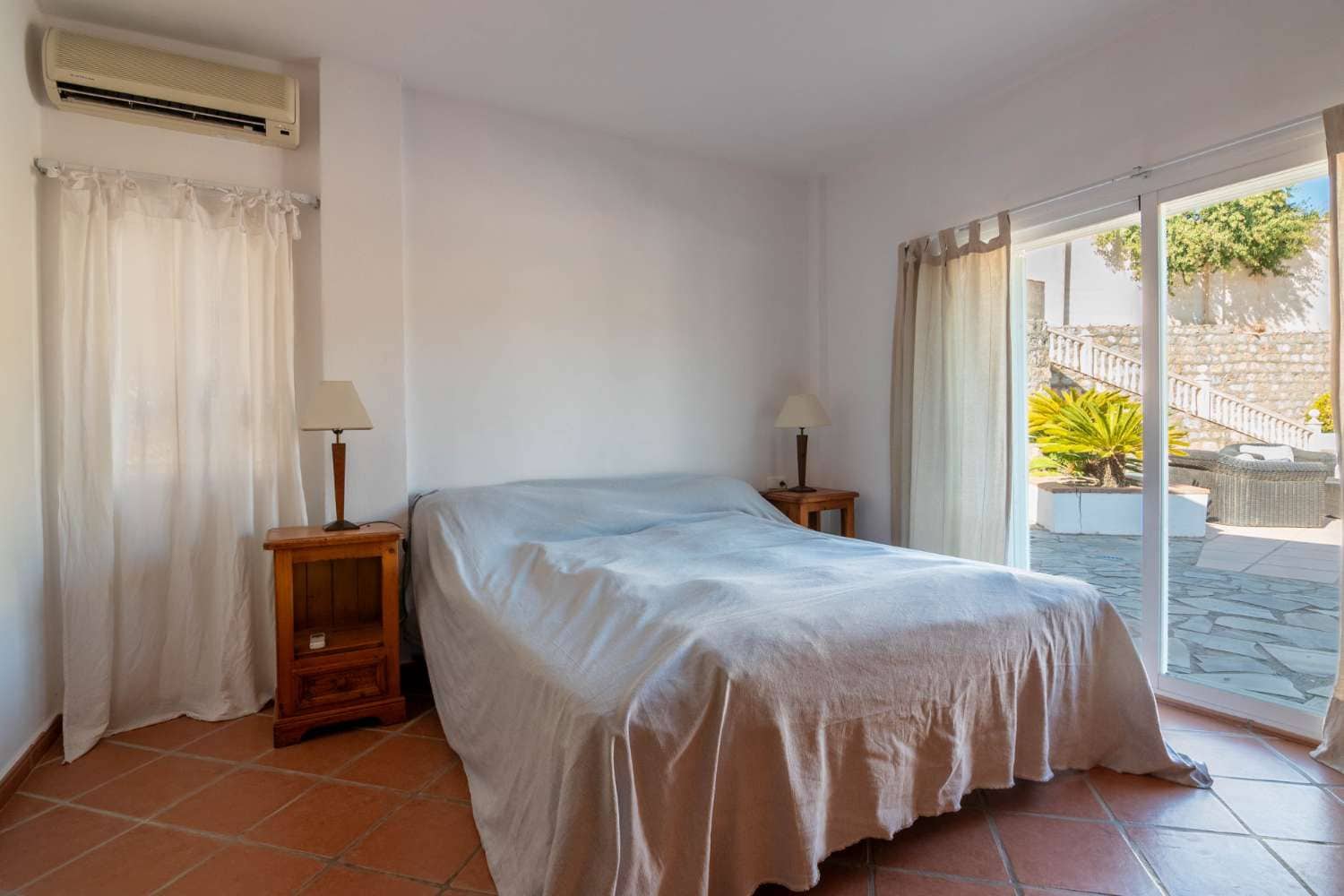 4 bedroom Villa for sale in Molvizar with pool - € 449,000 (Ref: 10108985)