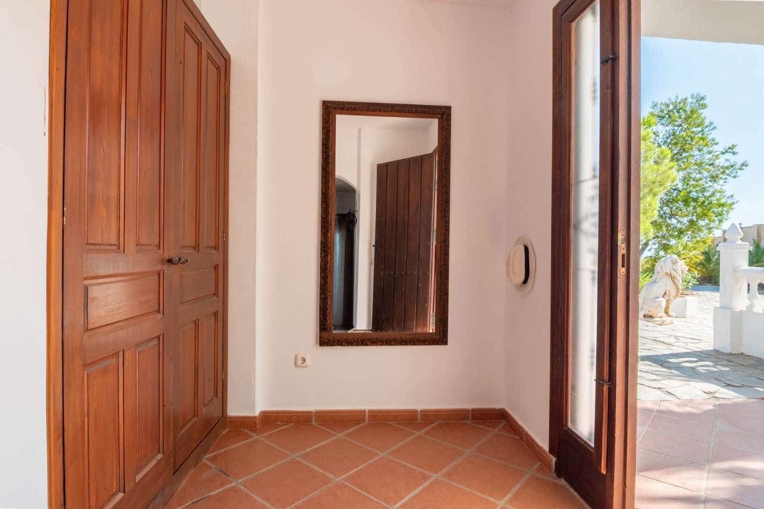 4 bedroom Villa for sale in Molvizar with pool - € 449,000 (Ref: 10108985)