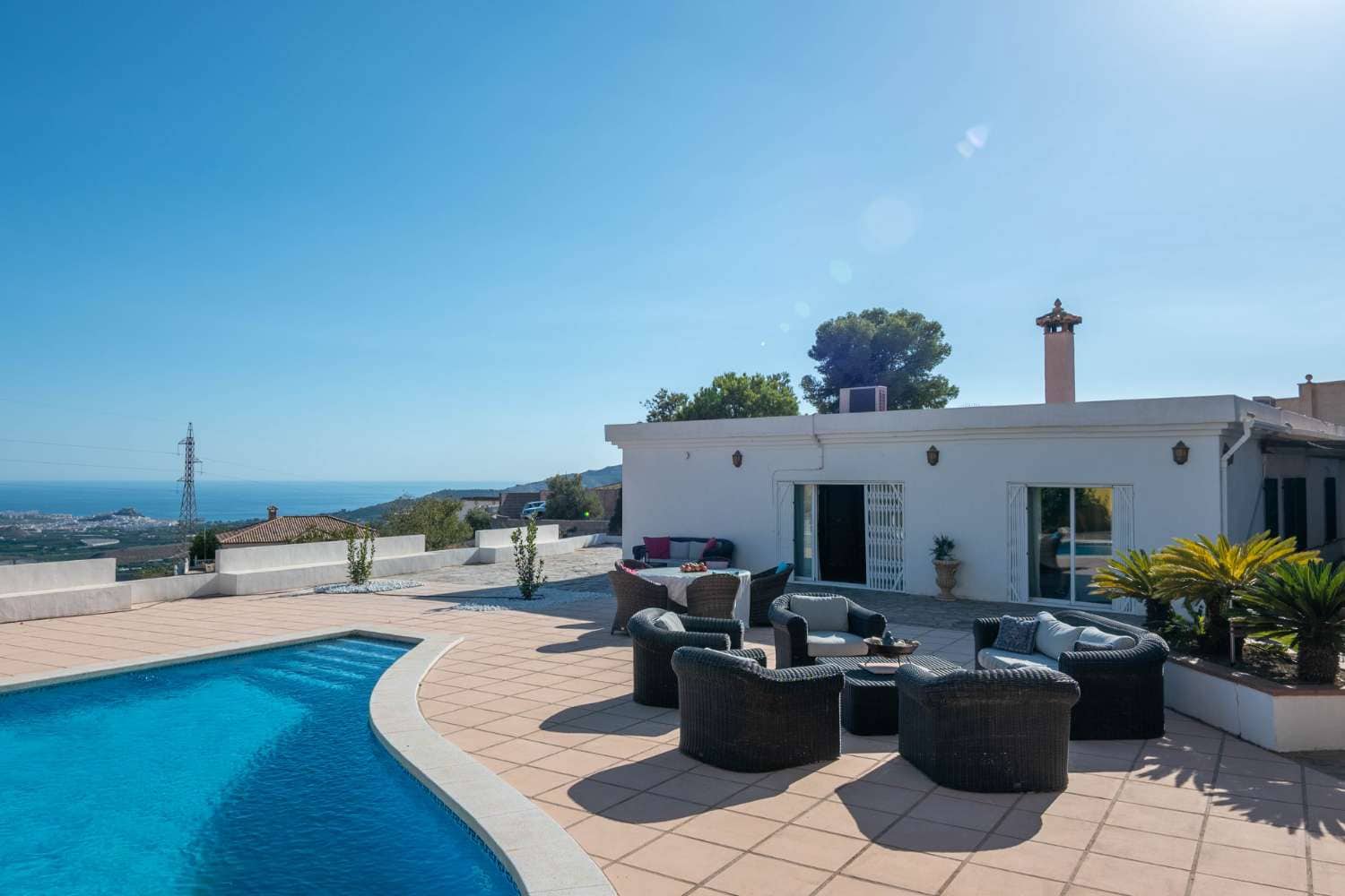 4 bedroom Villa for sale in Molvizar with pool - € 449,000 (Ref: 10108985)