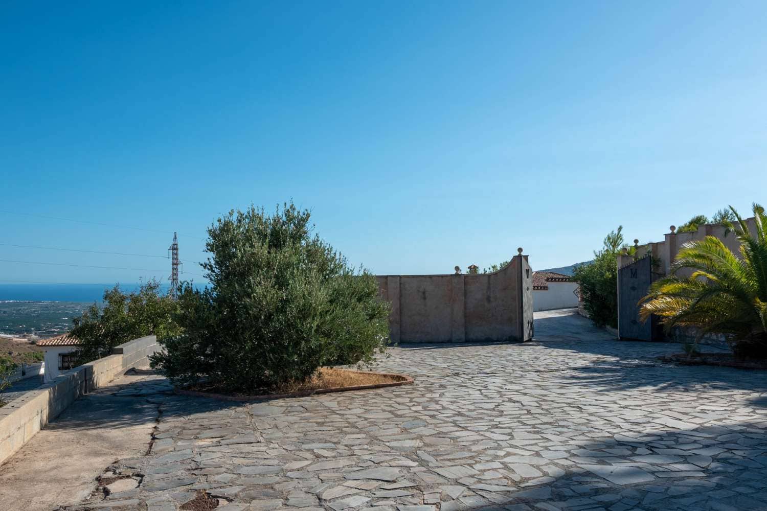 4 bedroom Villa for sale in Molvizar with pool - € 449,000 (Ref: 10108985)