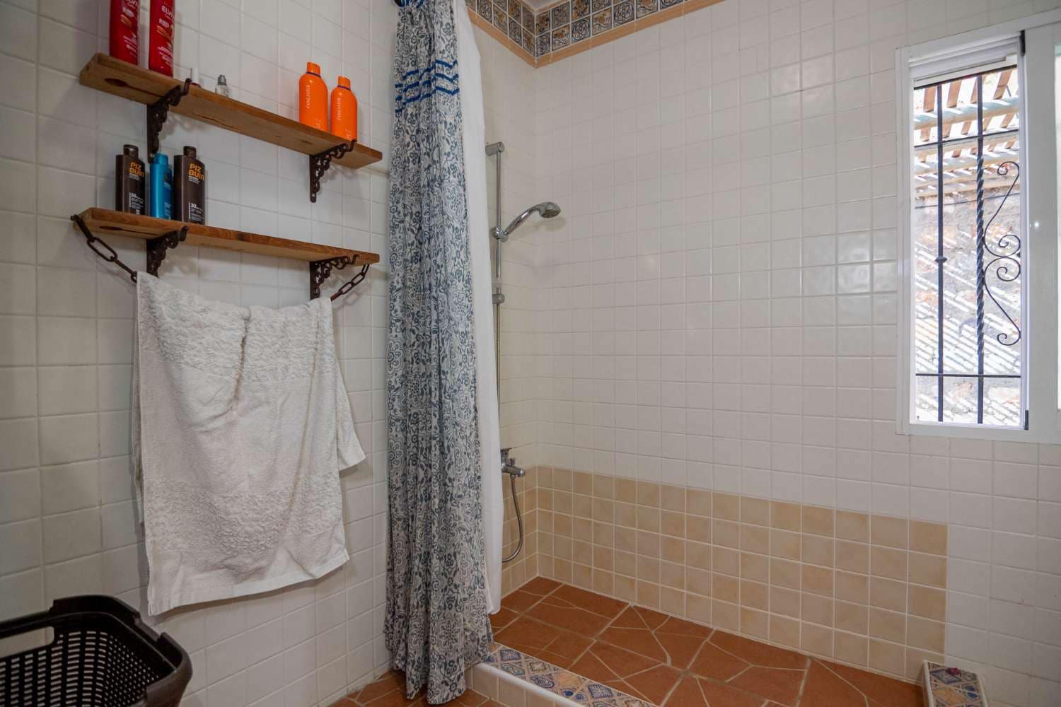 4 bedroom Villa for sale in Molvizar with pool - € 449,000 (Ref: 10108985)