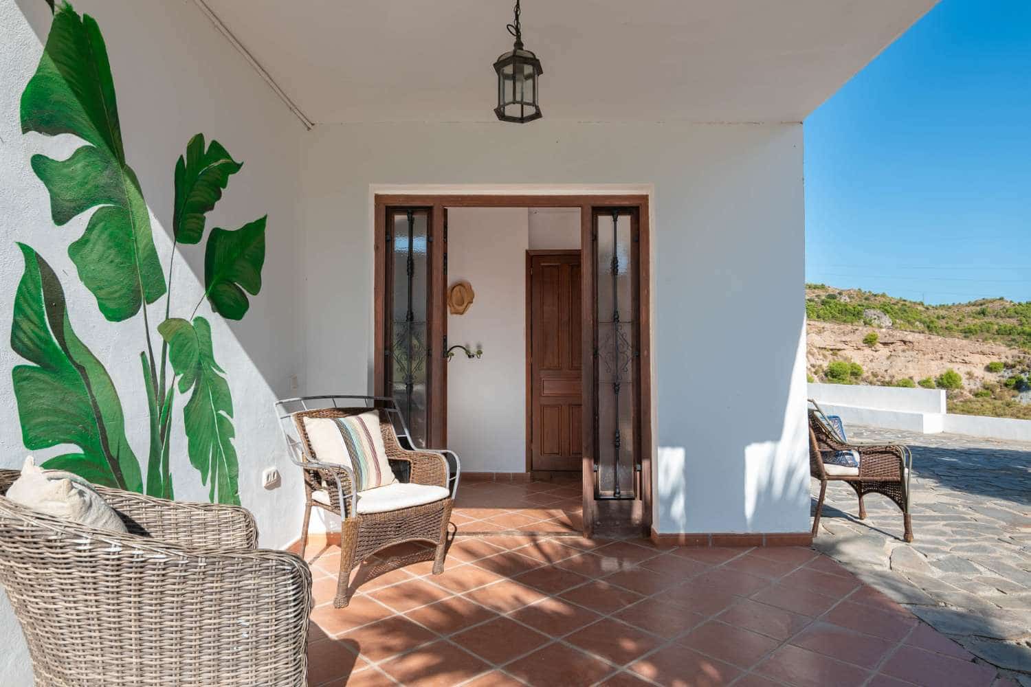 4 bedroom Villa for sale in Molvizar with pool - € 449,000 (Ref: 10108985)