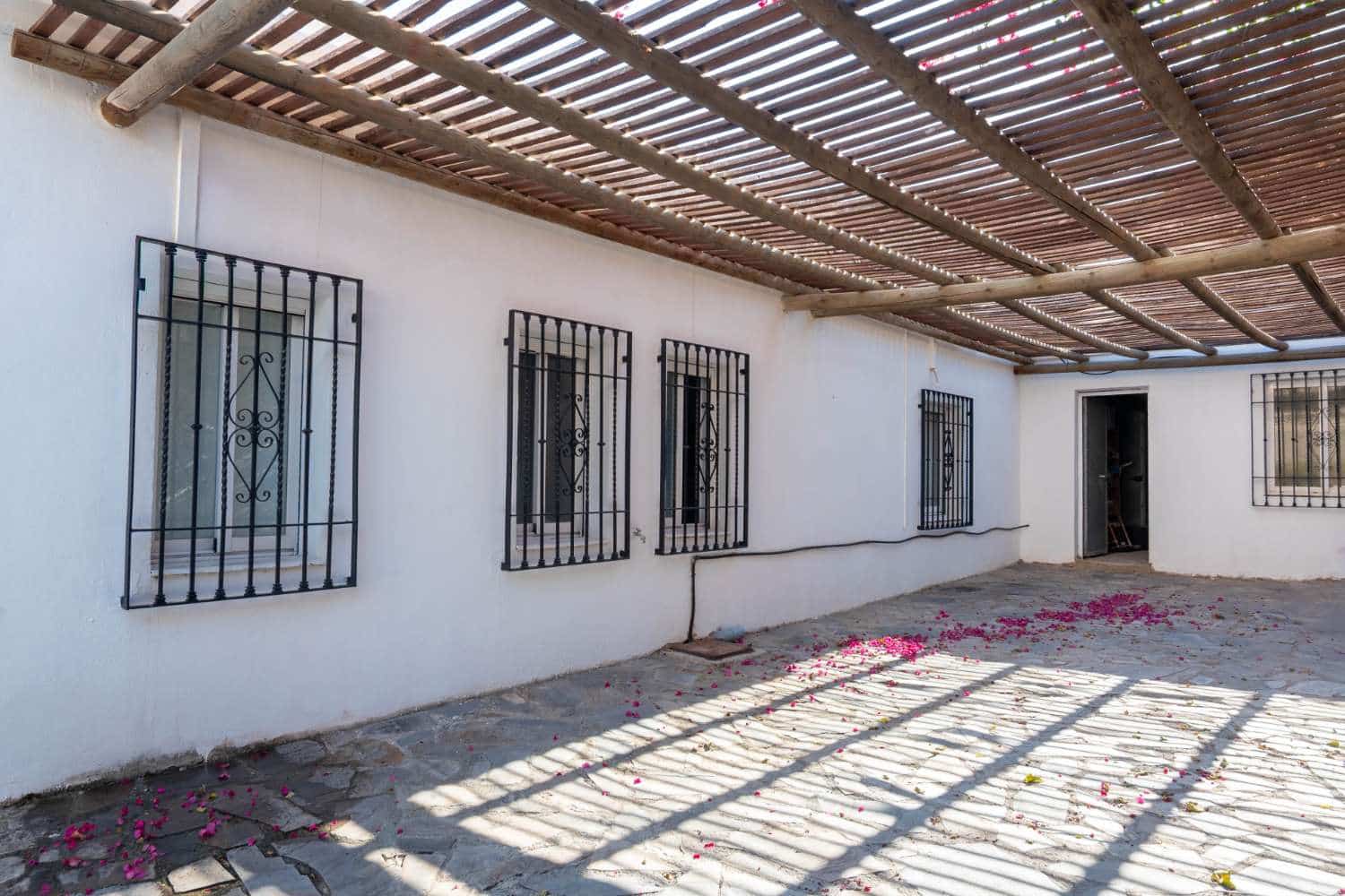 4 bedroom Villa for sale in Molvizar with pool - € 449,000 (Ref: 10108985)