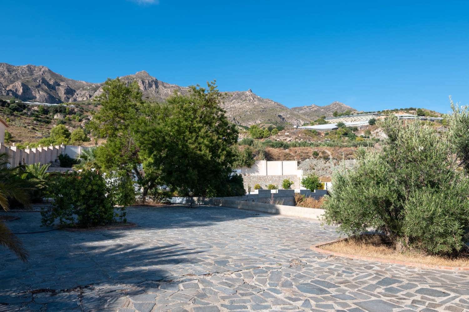 4 bedroom Villa for sale in Molvizar with pool - € 449,000 (Ref: 10108985)