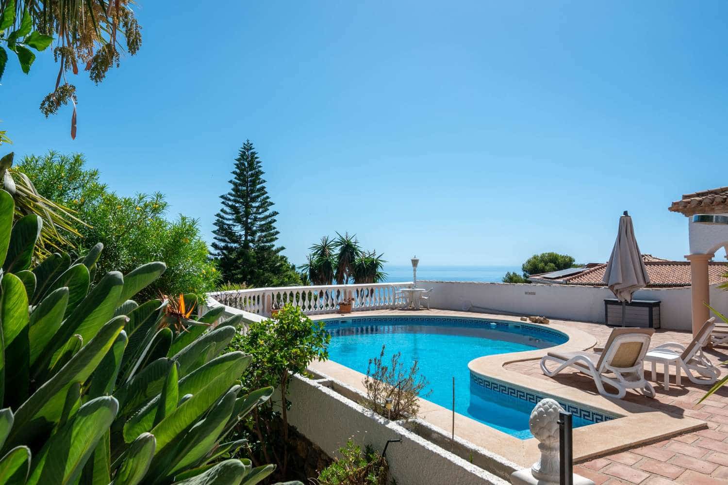 4 bedroom Villa for sale in Salobrena with pool - € 895,000 (Ref: 10115436)