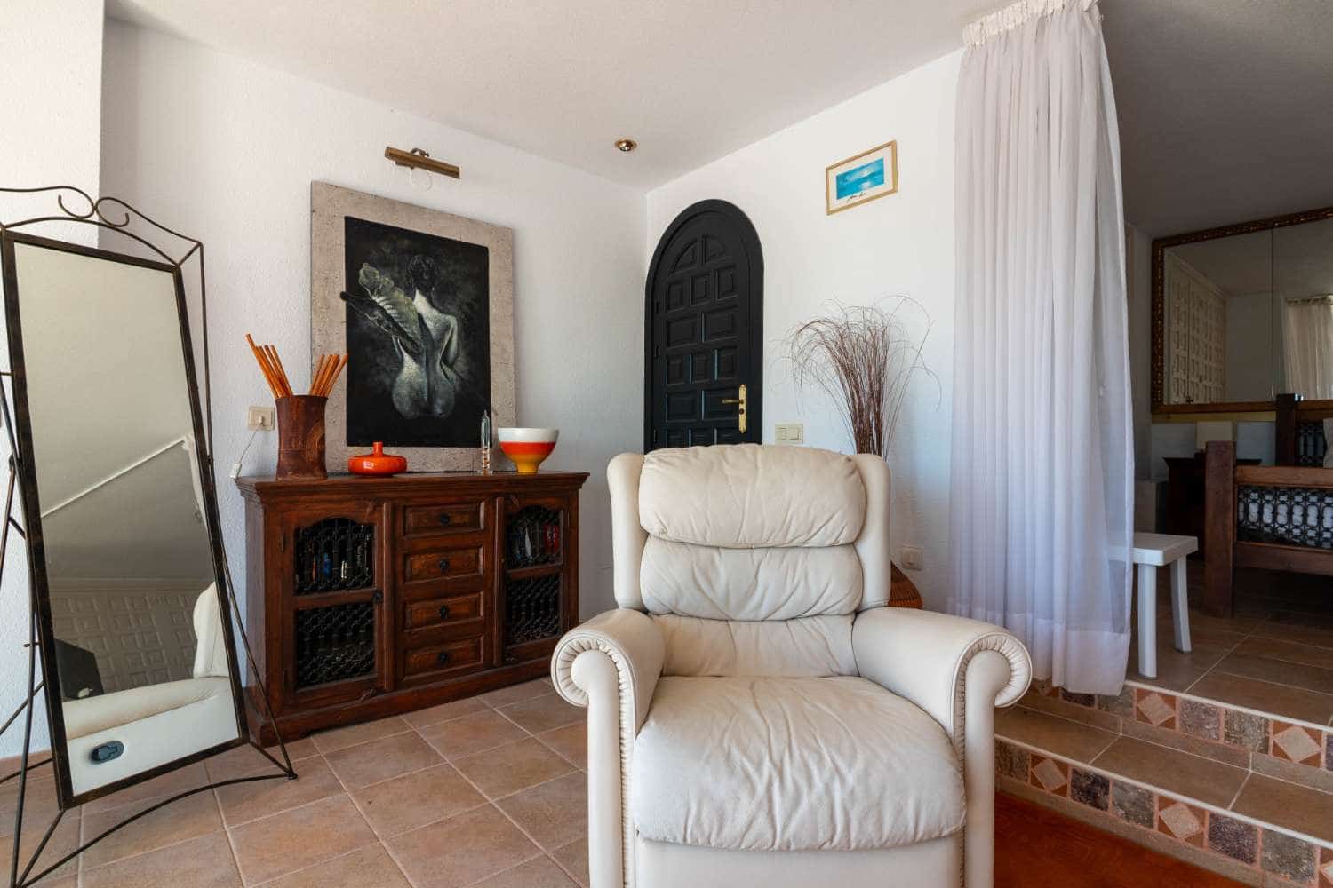 4 bedroom Villa for sale in Salobrena with pool - € 895,000 (Ref: 10115436)