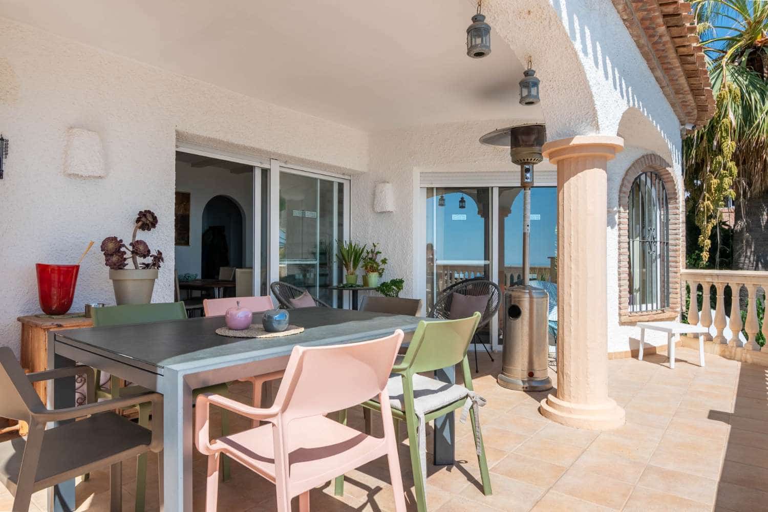 4 bedroom Villa for sale in Salobrena with pool - € 895,000 (Ref: 10115436)