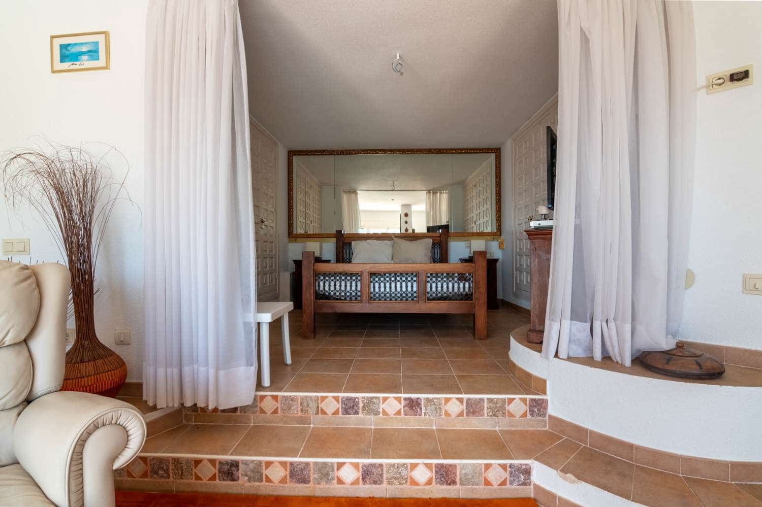 4 bedroom Villa for sale in Salobrena with pool - € 895,000 (Ref: 10115436)