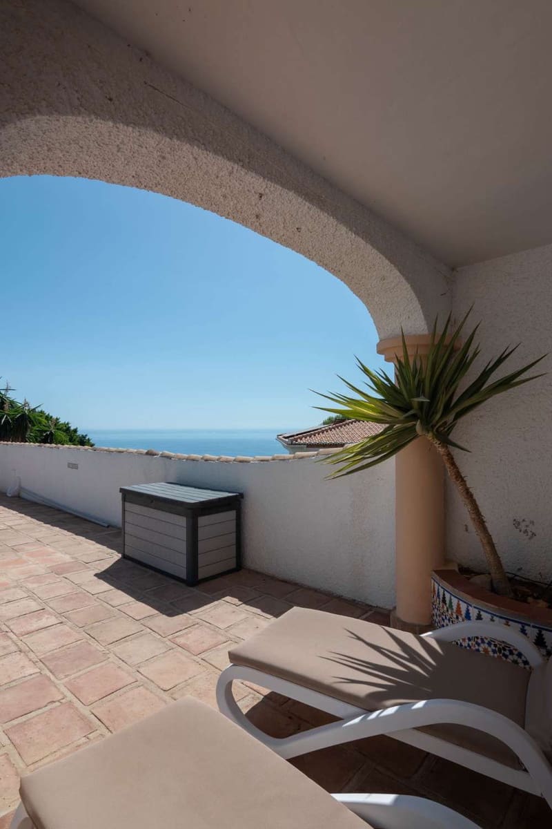 4 bedroom Villa for sale in Salobrena with pool - € 895,000 (Ref: 10115436)