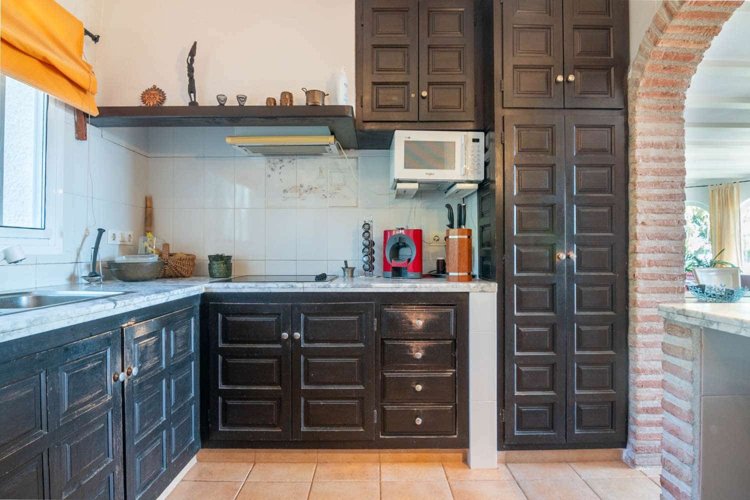 4 bedroom Villa for sale in Salobrena with pool - € 895,000 (Ref: 10115436)