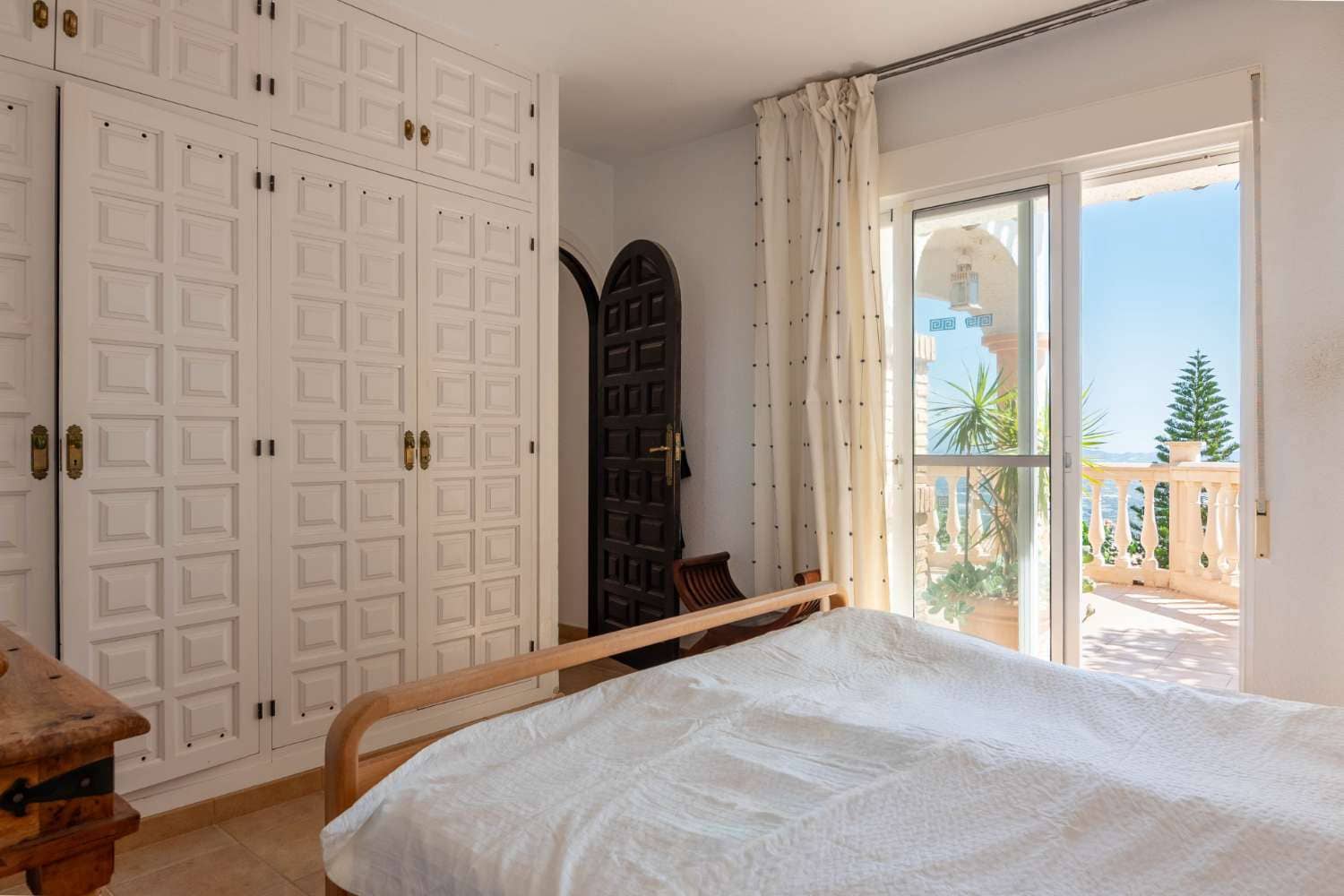 4 bedroom Villa for sale in Salobrena with pool - € 895,000 (Ref: 10115436)